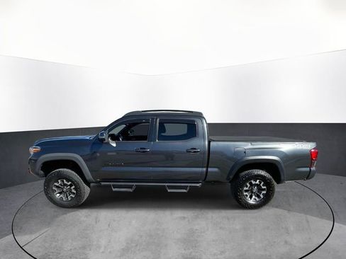 Used 2019 Toyota Tacoma TRD Off-Road w/ Technology Package AWD/4WD image 4