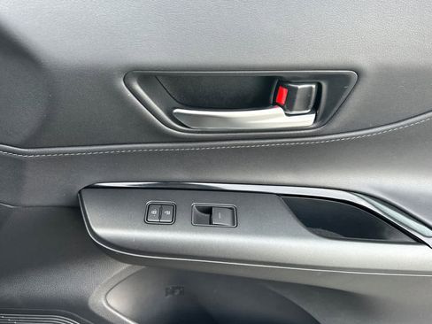 Used 2024 Toyota Venza LE image 19