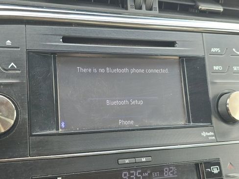 Used 2014 Toyota Avalon XLE Touring FWD image 3
