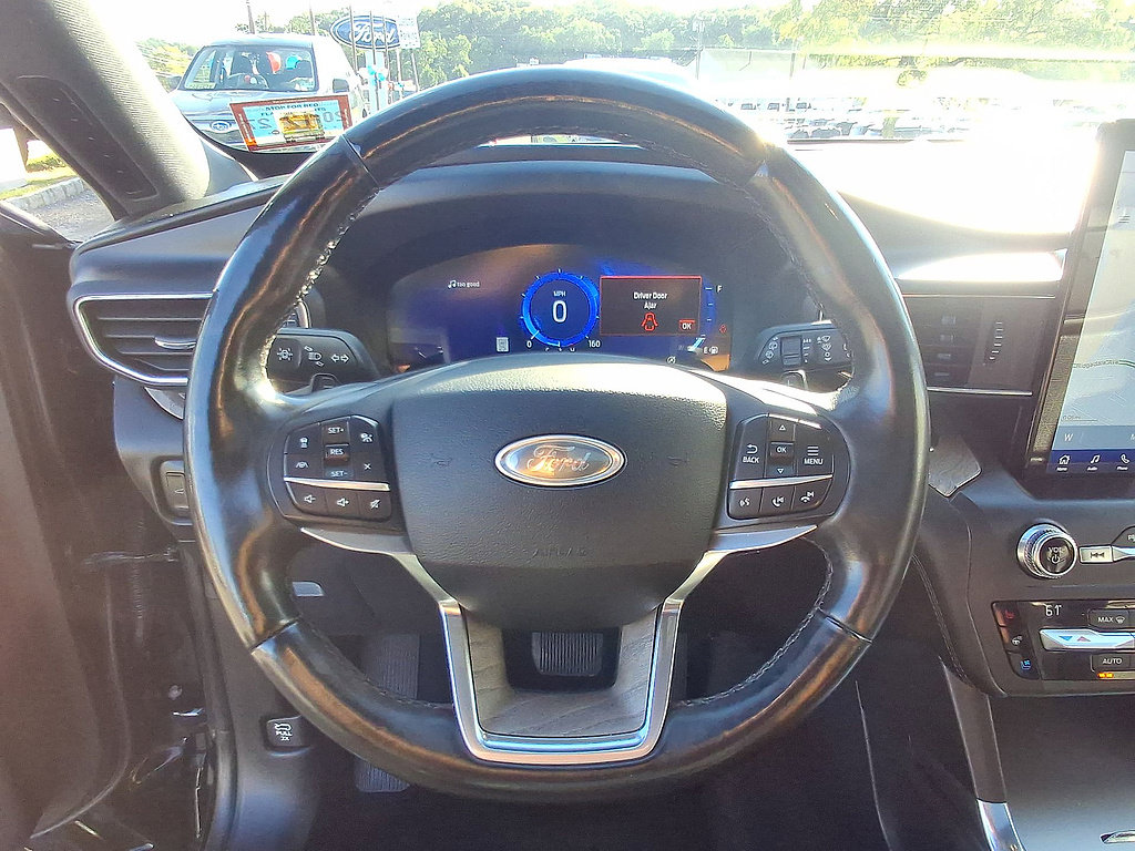 Used 2020 Ford Explorer Platinum w/ Premium Technology Package AWD/4WD image 22