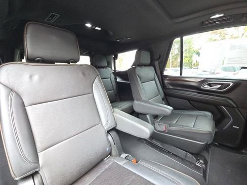 Used 2021 Chevrolet Tahoe High Country w/ Premium Package image 17