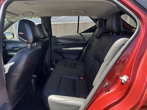 Used 2018 Nissan Kicks SR w/ Premium Package FWD image 7