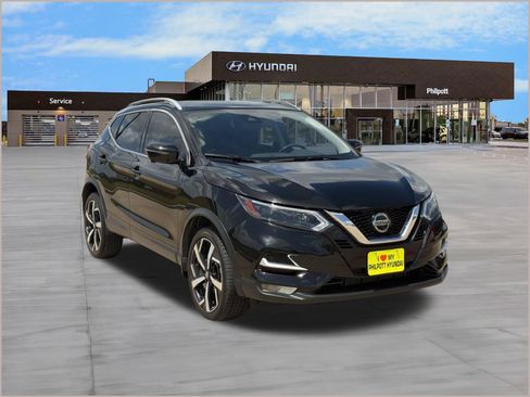 Used 2022 Nissan Rogue Sport SL w/ Premium Package FWD image 7
