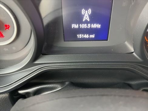 Used 2025 Jeep Wrangler Willys image 16