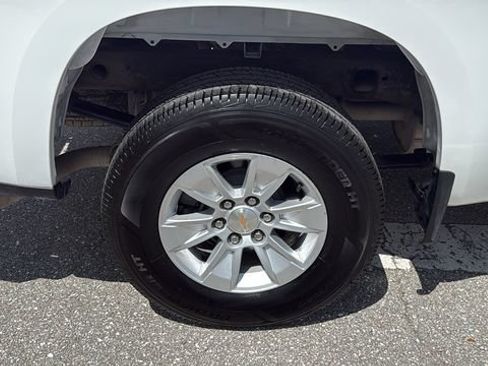 Used 2025 Chevrolet Silverado 1500 LT RWD image 12