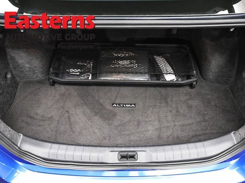 Used 2025 Nissan Altima 2.5 SV FWD image 9