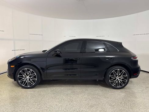 Used 2024 Porsche Macan AWD/4WD image 2