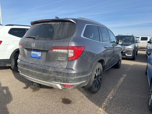 Used 2020 Honda Pilot Touring image 3