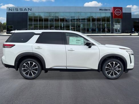 New 2026 Nissan Pathfinder Platinum AWD/4WD image 6