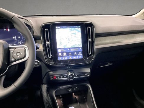 Certified 2023 Volvo XC40 B5 Plus w/ Protection Package Premier AWD/4WD image 9