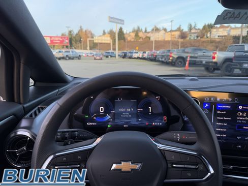 New 2026 Chevrolet Equinox EV LT image 13