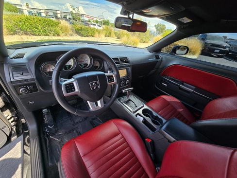 Used 2013 Dodge Challenger R/T RWD image 18