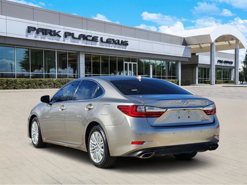 Used 2017 Lexus ES 350 350 Premium Package image 4
