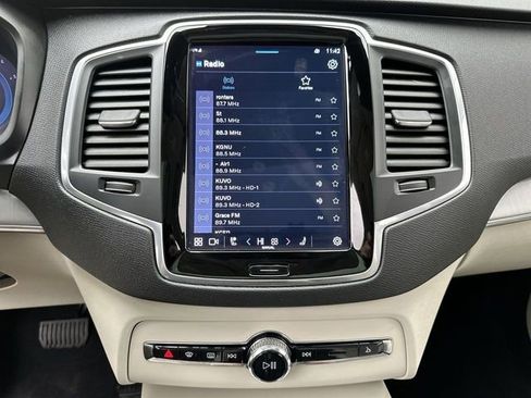 Used 2023 Volvo XC90 B5 Core w/ Protection Package Premier image 15