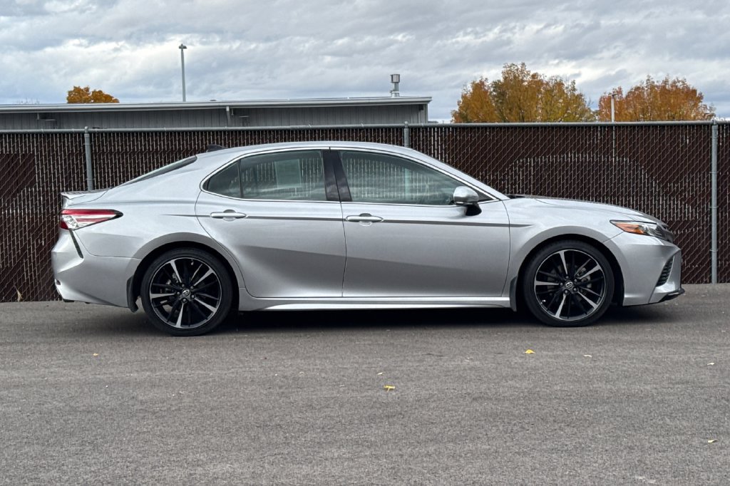 Used 2019 Toyota Camry XSE FWD image 11