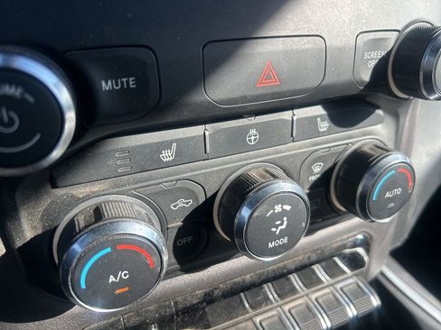 Used 2020 RAM 1500 Big Horn AWD/4WD image 13