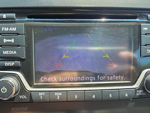 Used 2015 Nissan Frontier SV w/ SV Value Truck Package RWD image 37