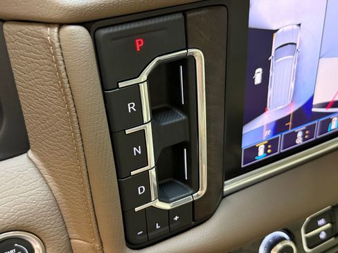 Used 2021 GMC Yukon Denali w/ Denali Premium Package image 20