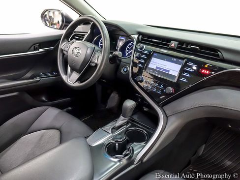 Used 2019 Toyota Camry LE w/ Convenience Package image 31