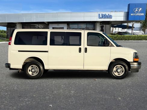 Used 2017 Chevrolet Express 3500 LT w/ LT Preferred Equipment Group image 9