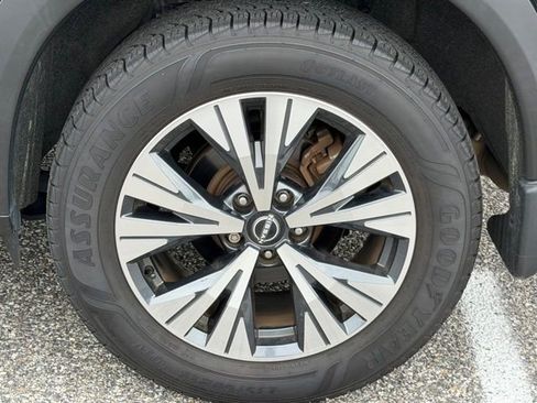 Used 2022 Nissan Rogue SV FWD image 10