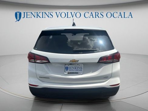 Used 2022 Chevrolet Equinox LS w/ LS Convenience Package AWD/4WD image 4
