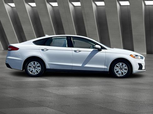 Used 2020 Ford Fusion S FWD image 3