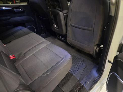 Used 2023 Chevrolet Silverado 1500 LT AWD/4WD image 35
