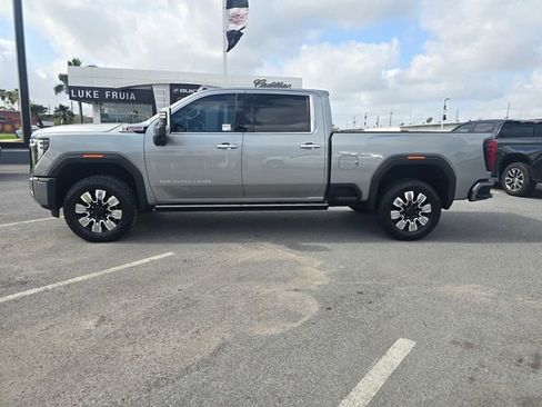 Used 2025 GMC Sierra 2500 Denali w/ Denali Reserve Package AWD/4WD image 8