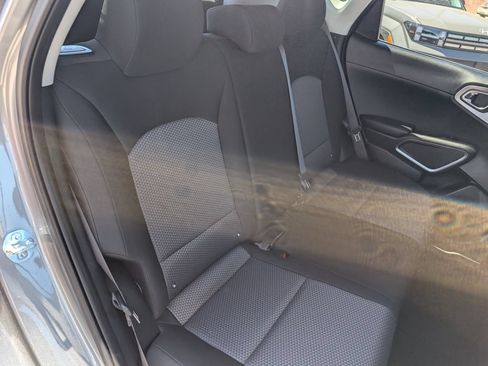 Used 2025 Kia Soul LX w/ LX Technology Package FWD image 13