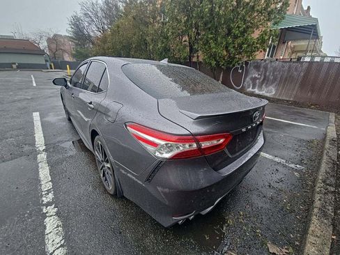 Used 2020 Toyota Camry XSE image 3