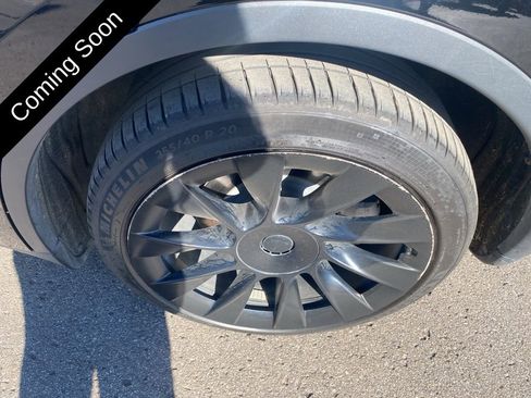 Used 2023 Tesla Model Y Long Range image 12