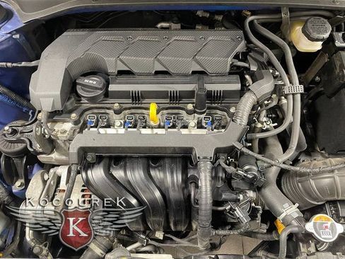 Used 2023 Hyundai Venue SEL image 24