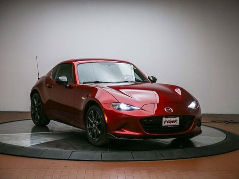 Used 2018 MAZDA MX-5 Miata RF Club RWD image 6