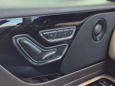 Used 2020 Lincoln Aviator Reserve w/ Equipment Group 201A image 12