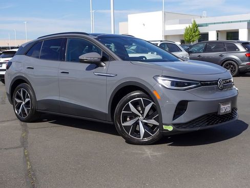 Used 2023 Volkswagen ID.4 S image 4