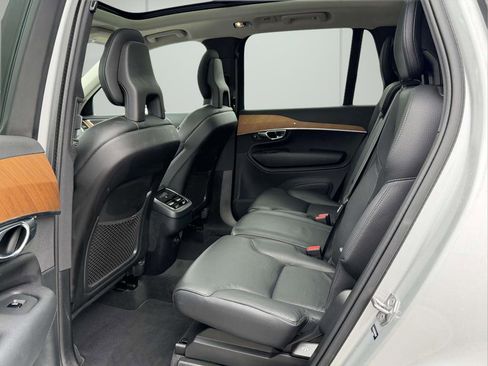 Used 2022 Volvo XC90 T5 Momentum w/ Climate Package FWD image 14