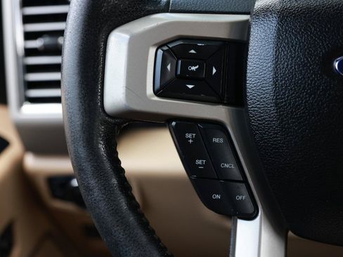 Used 2015 Ford F150 Lariat RWD image 27