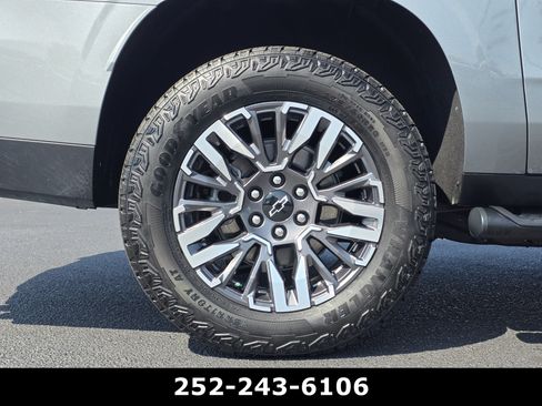 Used 2026 Chevrolet Suburban Z71 w/ Comfort Package AWD/4WD image 55