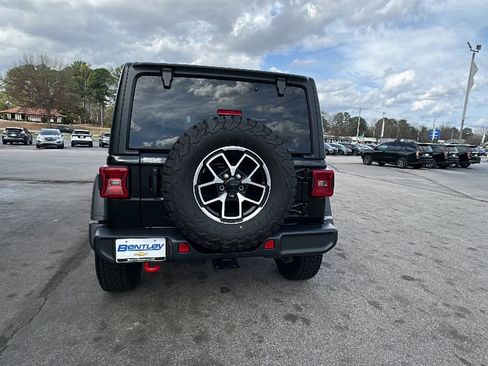 Used 2024 Jeep Wrangler Unlimited Rubicon image 4
