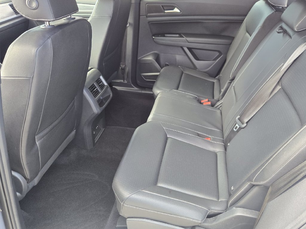 Used 2020 Volkswagen Atlas Cross Sport SE w/ Towing Package FWD image 12