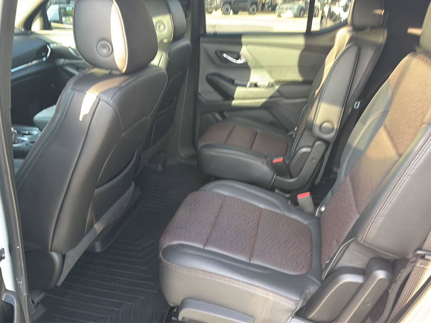 Used 2022 Chevrolet Traverse High Country FWD image 20