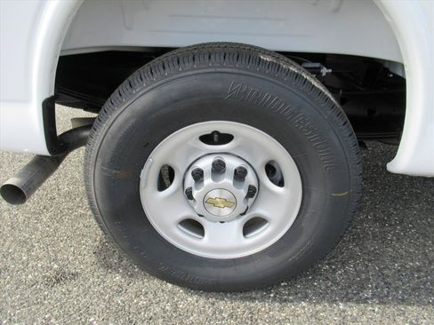 New 2026 Chevrolet Express 2500 RWD image 9