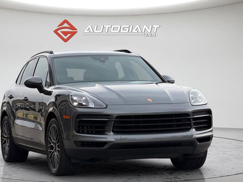 Used 2019 Porsche Cayenne S image 14