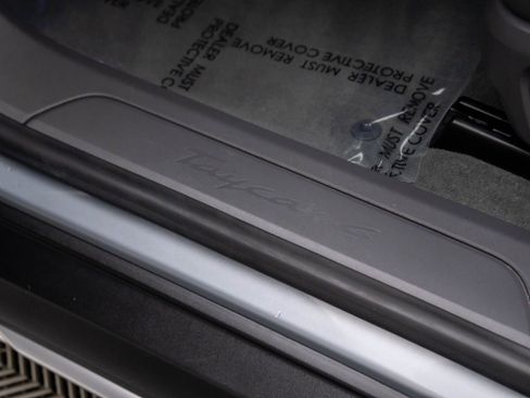 Certified 2022 Porsche Taycan 4 Cross Turismo image 15