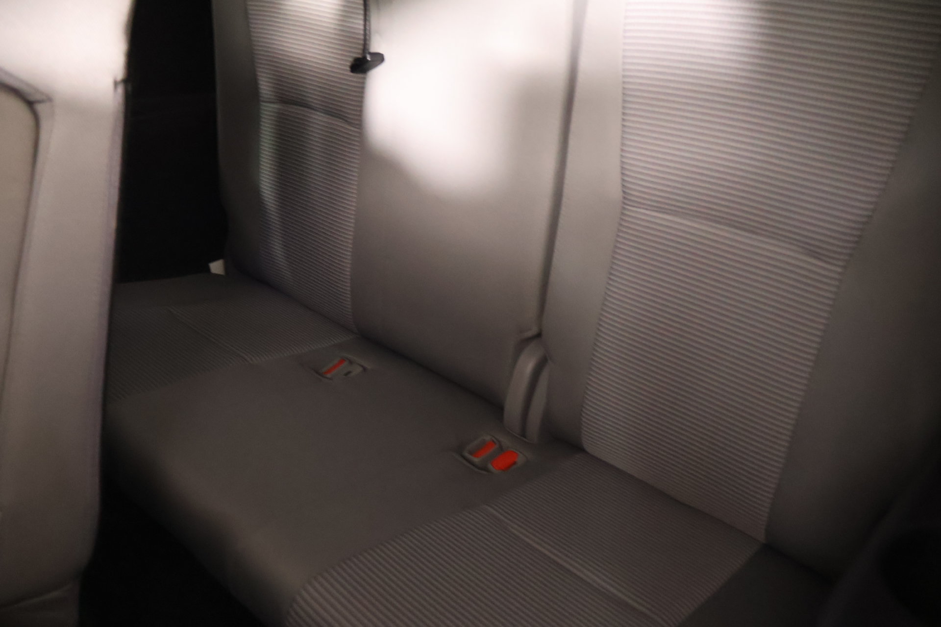Used 2021 Toyota Highlander LE AWD/4WD image 12