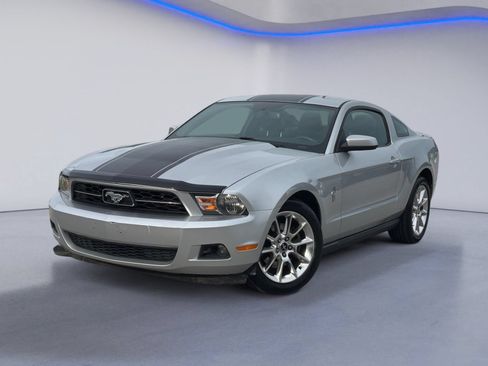 Used 2011 Ford Mustang Premium w/ 202A Rapid Spec Order Code RWD image 2