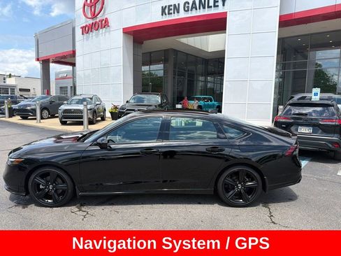 Used 2024 Honda Accord Sport image 3