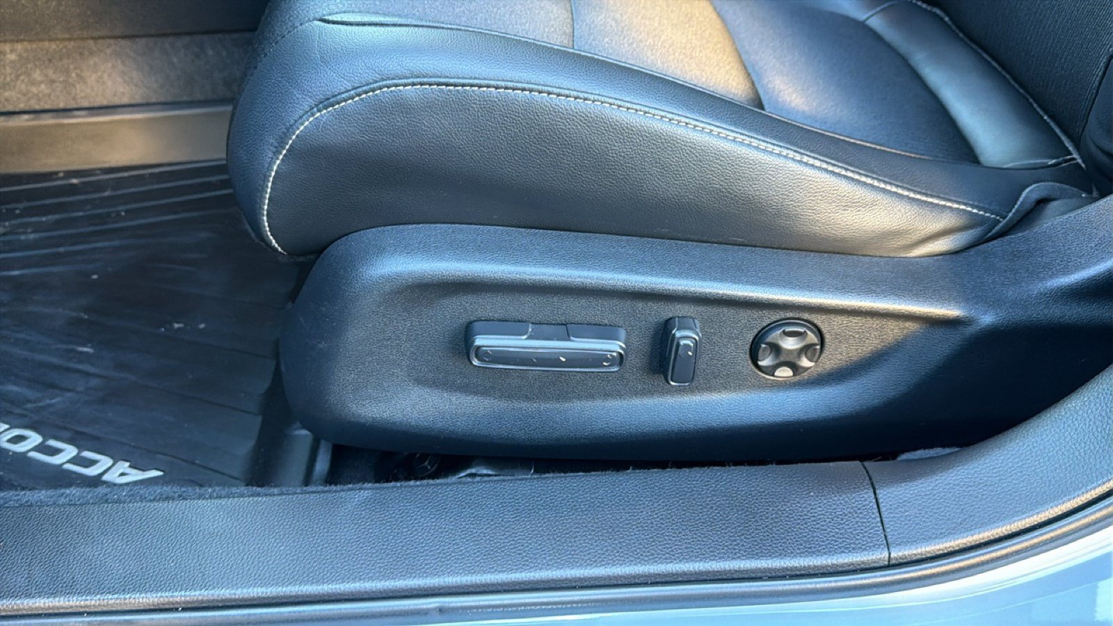 Used 2022 Honda Accord Sport image 13