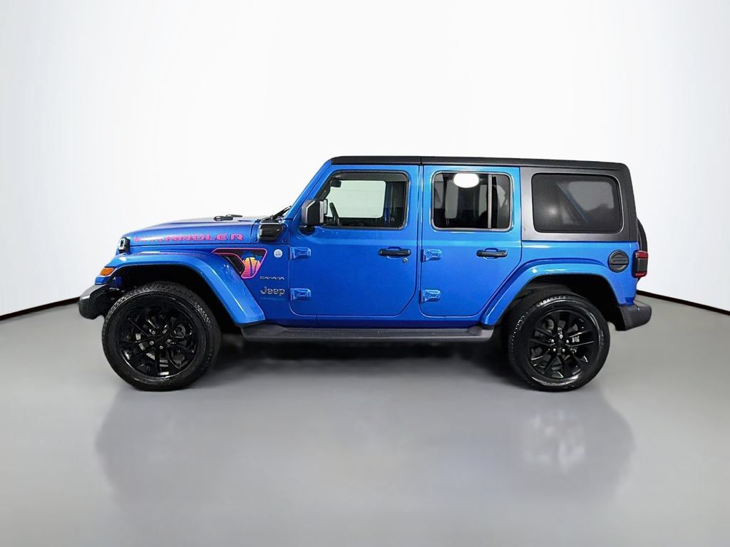 Used 2022 Jeep Wrangler Unlimited Sahara AWD/4WD image 4